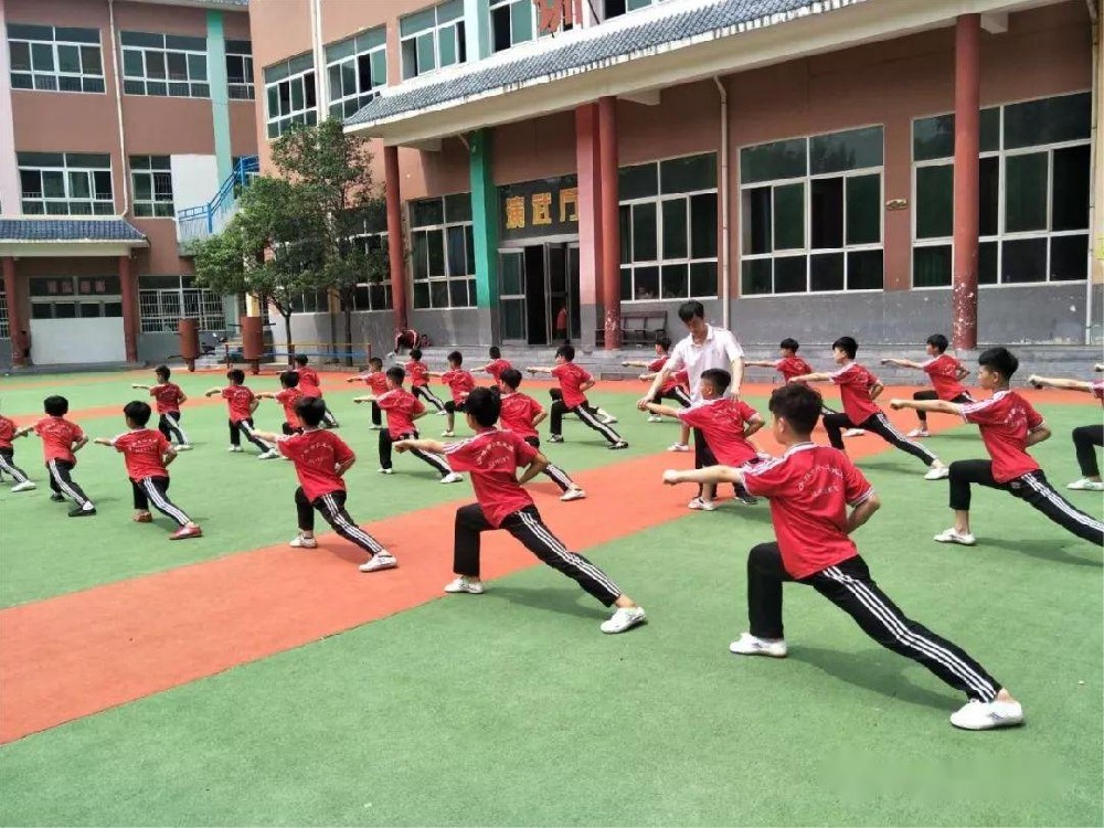 河南嵩山少林寺武校哪家好更值得一选？探秘武术之乡，寻找你的功夫梦！