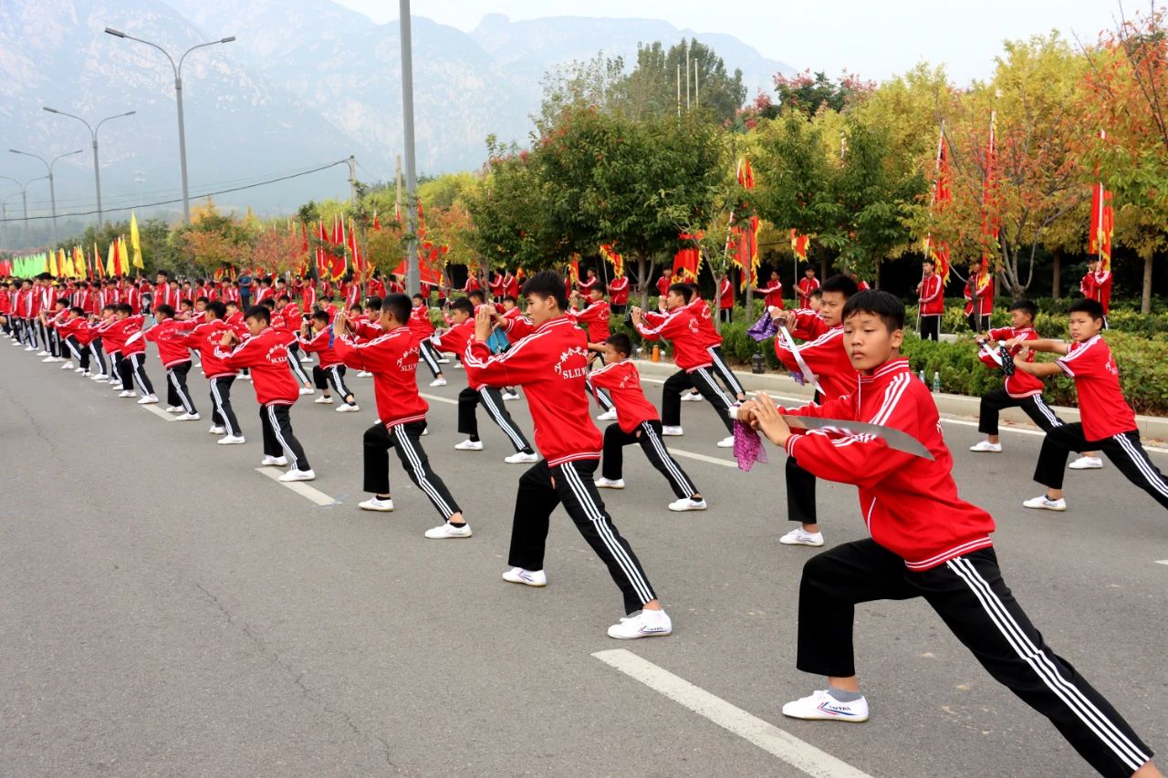 少林武校招生标准?登封市少林武术小龙武校